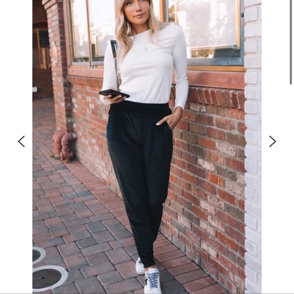 Just Chillin’ Black Velvet Joggers NWT - Picture 4 of 9